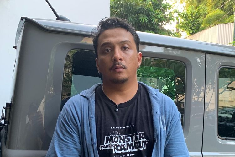 Keresahan Sal Priadi: Tuntutan Viral Hancurkan Naluri Berkarya Musisi