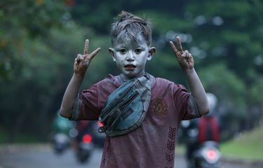 Tsunami” Manusia Silver Akibat Pandemi, Ratusan Bayi dan Anak Ikut ...