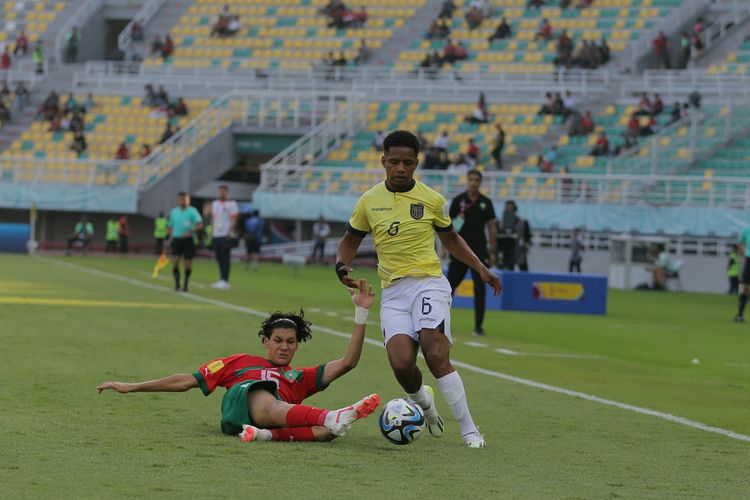 Timnas U17 Ekuador sukses menaklukkan Maroko 2-0 dalam matchday kedua Grup A Piala Dunia U17 2023, Senin (13/11/2023). Pertandingan berlangsung di Stadion Gelora Bung Tomo. 