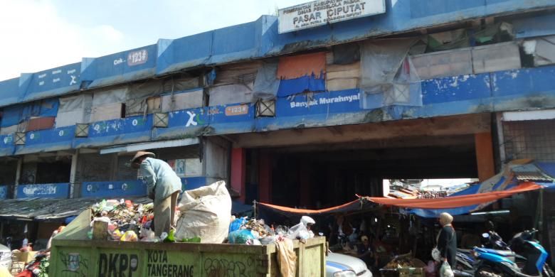 Pasar Ciputat, Tangerang Selatan. 