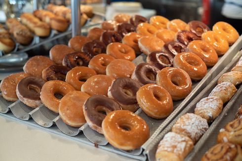 Cara Membuat Donat Gula, Teman Ngopi di Rumah