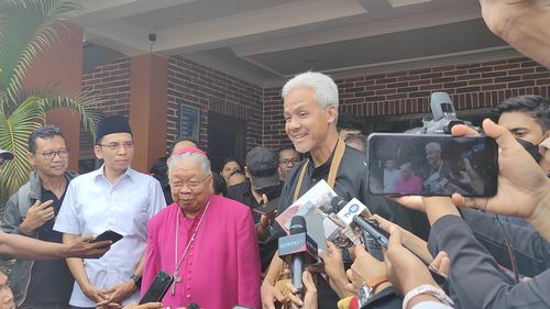 Temui Uskup Agung Merauke, Ganjar Dapat Pesan untuk Bergembira Hadapi Pemilu