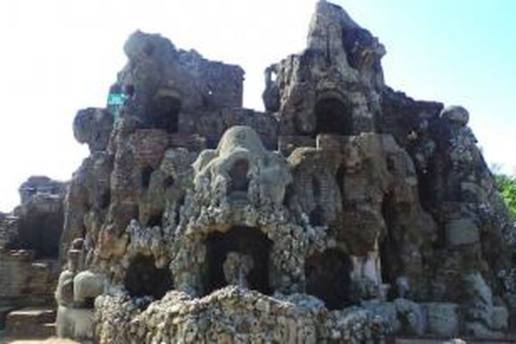 Mau Menjelajahi Taman Sari Goa Sunyaragi Simak Panduan