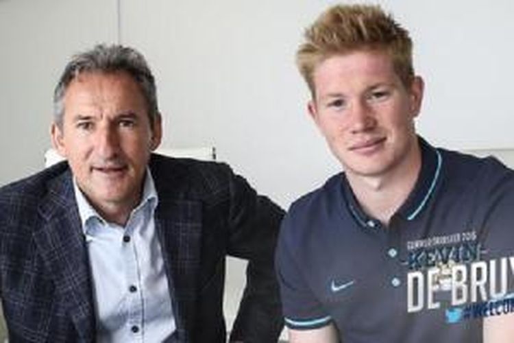 Kevin De Bruyne resmi bergabung dengan Manchester City, Minggu (30/8/2015). 