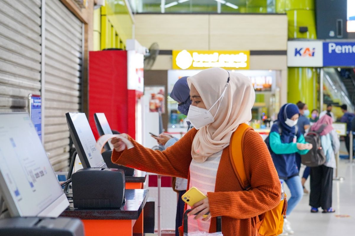 Cara pesan tiket kereta api online dan offline dengan mudah