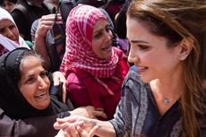 Kunjungi Pengungsi di Yunani, Ratu Jordania Disambut Meriah