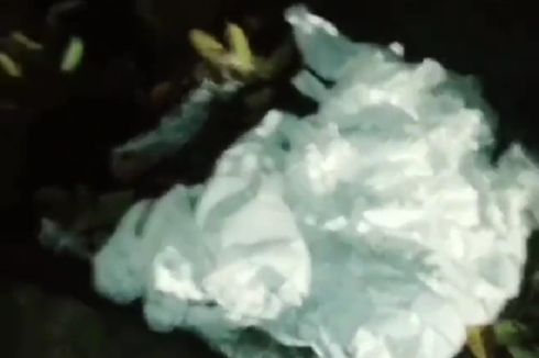 Viral, Video APD Bekas Pakai Dibuang Sembarangan ke Selokan Warga di Jagakarsa