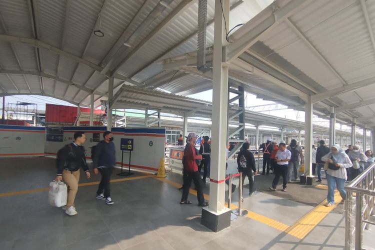KRL Bogor Line Makin Lega, KAI Rampungkan Peron untuk Rangkaian 12 Kereta
