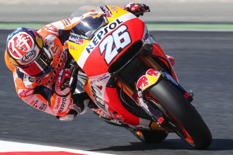 Pebalap Repsol Honda Team asal Spanyol, Dani Pedrosa, memacu motornya pada sesi latihan ketiga GP Catalunya di Circuit de Barcelona-Catalunya, Sabtu (10/6/2017).