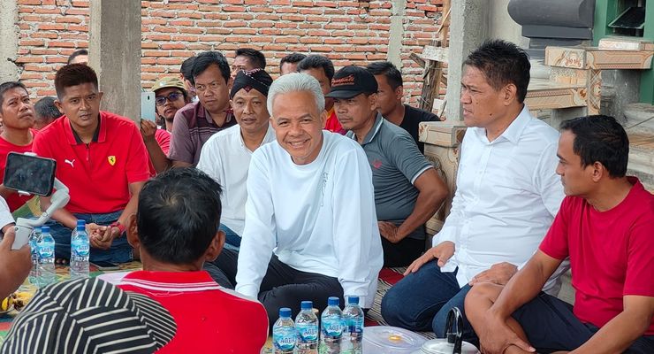 Gibran Didesak Mundur dari Wali Kota Solo, Ganjar: Pak Mahfud, Cak Imin, Pak Prabowo Juga