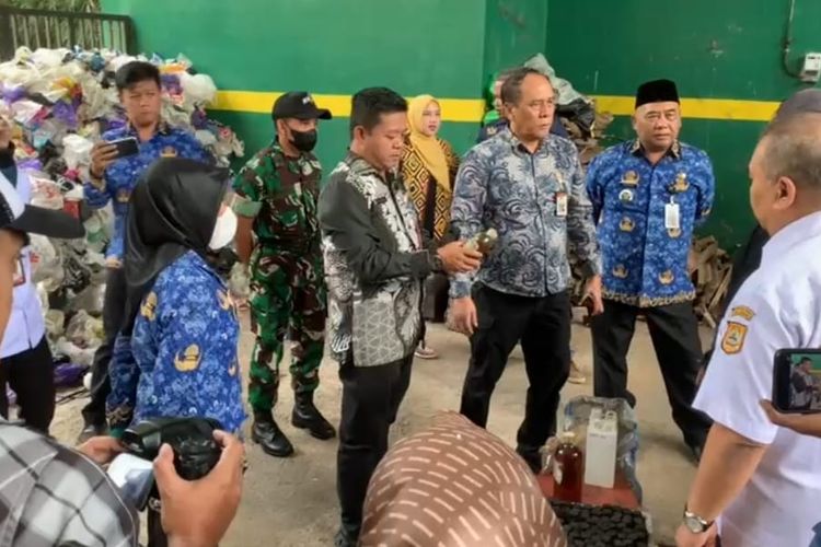 Warga Bayar PBB dengan Sampah, Desa di Wonosobo Ditinjau 2 Utusan Mendagri Tito