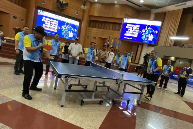Pembukaan secara simbolis Turnamen Tenis Meja Pelajar Nasional Piala Rektor Universitas Terbuka 2023 pada 25 Agustus 2023 di UTCC, Tangerang Selatan.

