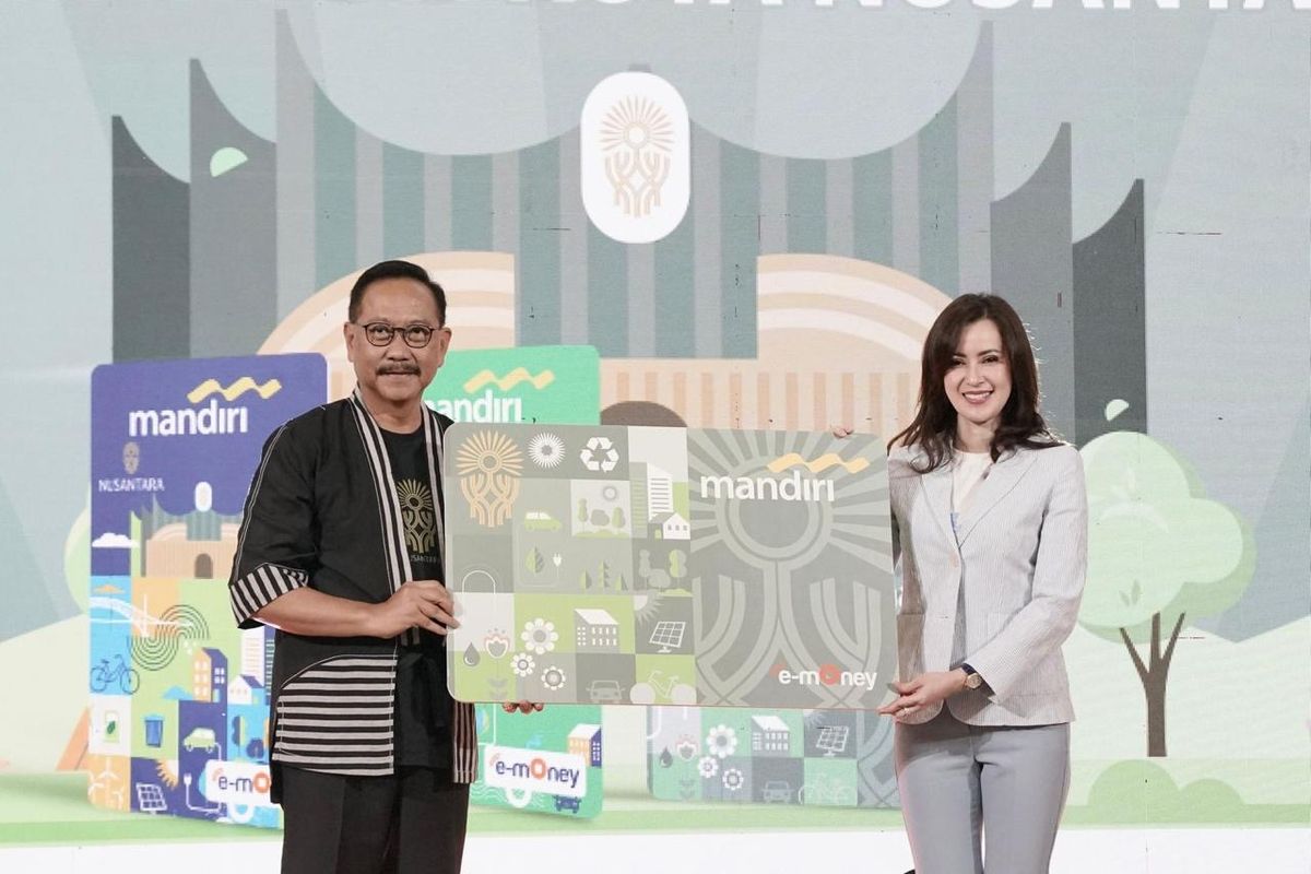 Bank Mandiri bekerja sama dengan Otorita Ibu Kota Nusantara (IKN) memperkenalkan kartu e-money edisi khusus Nusantara dalam perhelatan Nusantara Fair 2024.