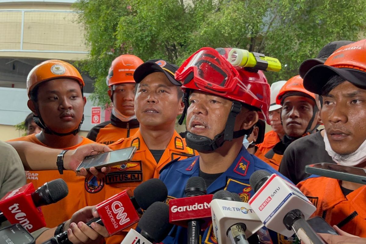 Struktur Bangunan Tak Stabil, Pencarian Korban Kebakaran Glodok Plaza Dilanjutkan Besok