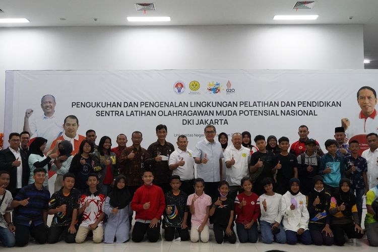 Pengumuman hasil seleksi atlet, pelatih dan tim pendukung Sentra Latihan Olahragawan Muda Potensial Nasional (SLOMPN) DKI Jakarta digelar UNJ pada Kamis, 8 September 2022.