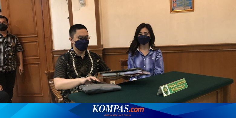 Dhena Devanka Buka Suara soal Bukti CCTV dari Jonathan Frizzy - Vimarsana News