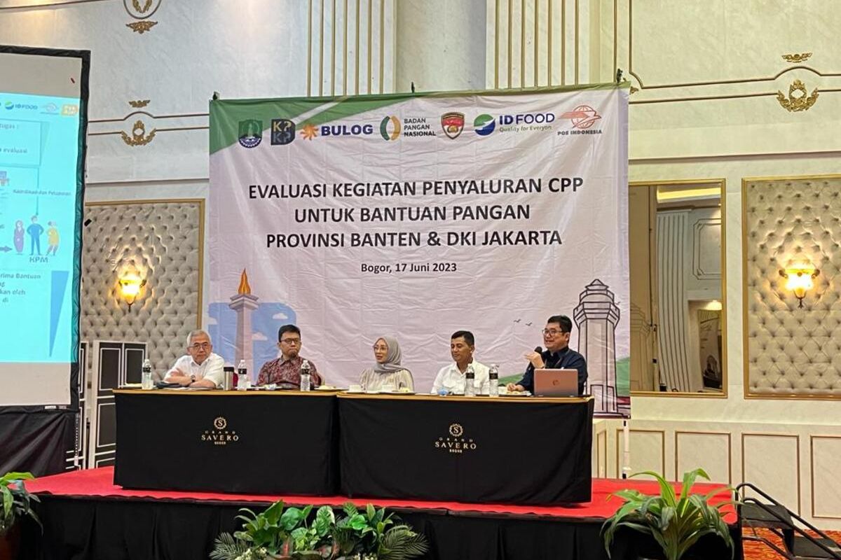 PT Pos Indonesia saat menggelar Rapat Koordinasi Evaluasi Kegiatan Penyaluran Cadangan Pangan Pemerintah, di Hotel Grand Savero, Bogor, Jawa Barat, Sabtu (17/06/2023).