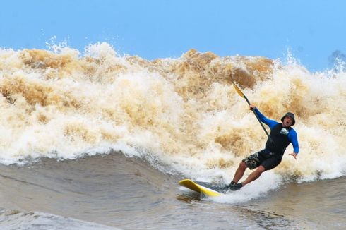 Surfing Down Indonesia's Kampar River