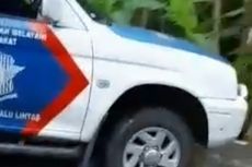 Mobil Polisi Tabrak Pengendara Motor hingga Tersangkut di Kolong Ban, Ini Kronologinya