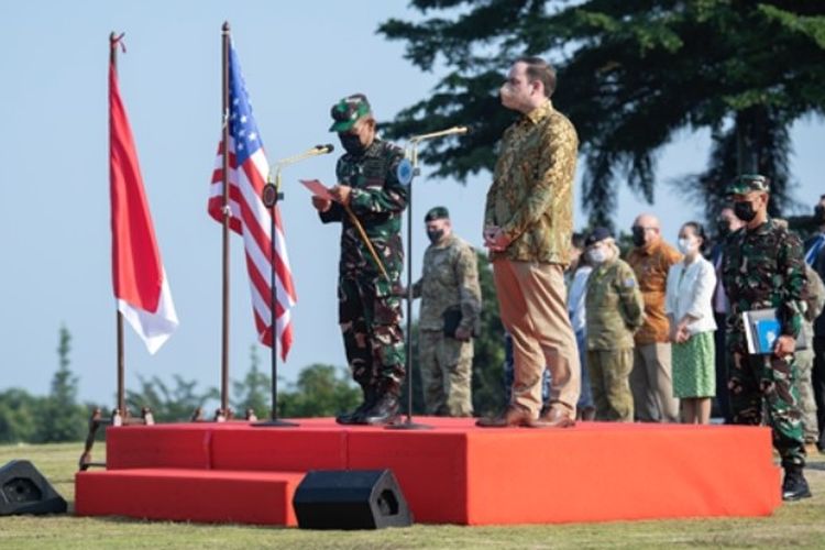 Perwakilan AS dan Indonesia membuka Garuda Canti Dharma 2022 di Pusat Misi Pemeliharaan Perdamaian di Pusat Misi Pemeliharaan Perdamaian (PMPP), Bogor, Senin (18/7/2022).