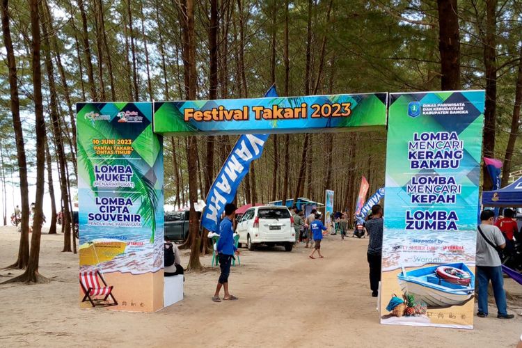 Gapura Festival Takari di Desa Wisata Rebo, Bangka, Kepulauan Bangka Belitung, Sabtu (10/6/2023).