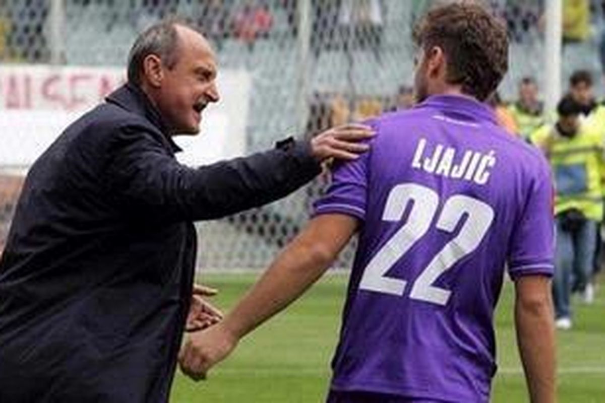 Pelatih Fiorentina, Delio Rossi, memukul pemainnya sendiri, Adem Ljajic, dalam pertandingan lanjutan Serie-A melawan Novara, Rabu atau Kamis (3/5/2012) dini hari WIB. 