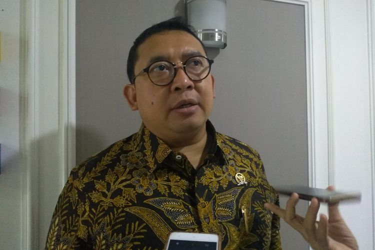 Mantan Wakil Ketua DPR RI periode 2014-2019 Fadli Zon di Kompleks Parlemen, Senayan, Jakarta, Senin (4/11/2019).