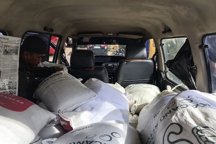 Dugaan Penyelewengan Bansos di Indramayu, Polisi Geledah Garasi Temukan 1 Ton Beras