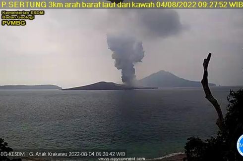 Gunung Anak Krakatau 4 Kali Meletus, Status Masih Siaga