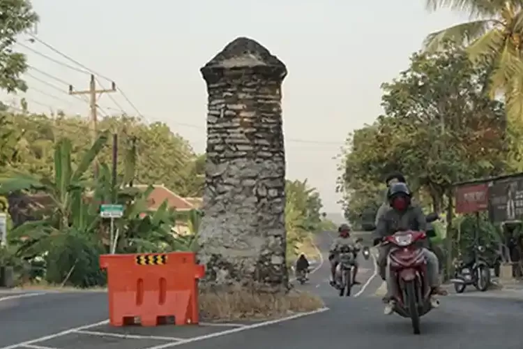 Mengenal Tugu Jatibedug, Penjaga Perbatasan Tiga Wilayah di Tanah Jawa