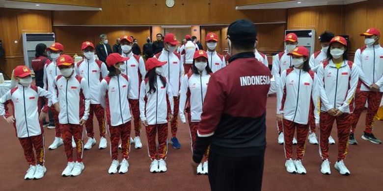 Para atlet wushu junior Indonesia saat pelepasan pada 1 Desember 2022 untuk ikut serta di Kejuaraan Dunia Wushu Junior VIII 2022 yang berlangsung di ICE BSD Tangerang Selatan pada 5-10 Desember 2022.
