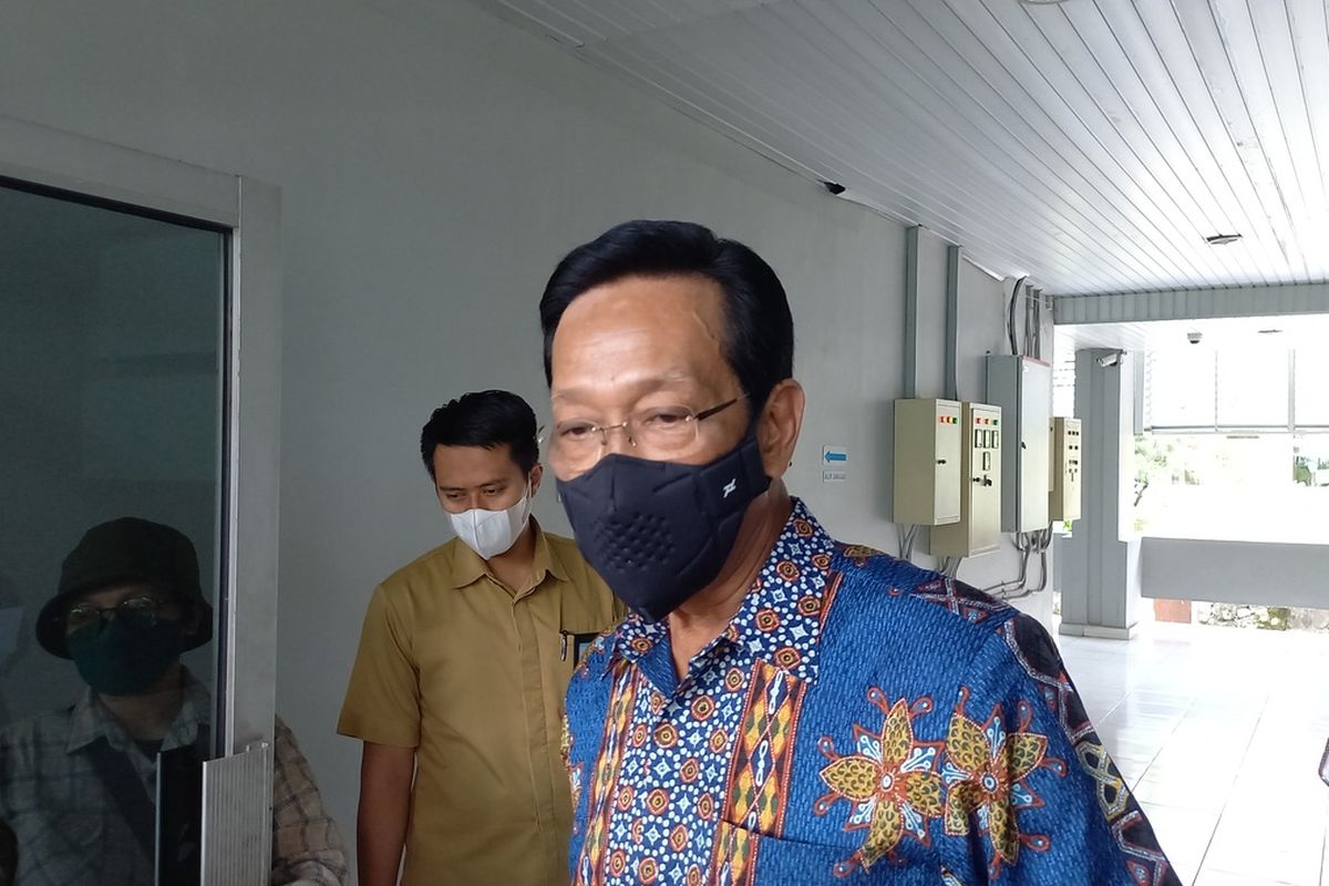 Gubernur DI Yogyakarta,Sri Sultan Hamengku Buwono X saat ditemui di kompleks Kepatihan Kota Yogyakarta, mengatakan soal kondisi Covid di DIY, Senin (7/3/2022)
