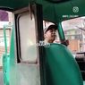 Viral Video Pengamen Ajak Duel Sopir Angkot Lansia di Bandung