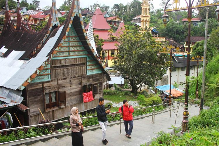 Desa Wisata Nagari Pariangan di Kabupaten Tanah Datar, Sumatera Barat. 