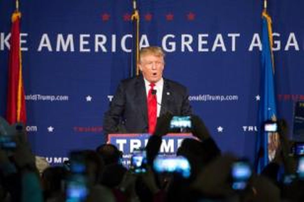 Donald Trump berpidato di Mount Pleasant, South Carolina, Selasa (08/12) 