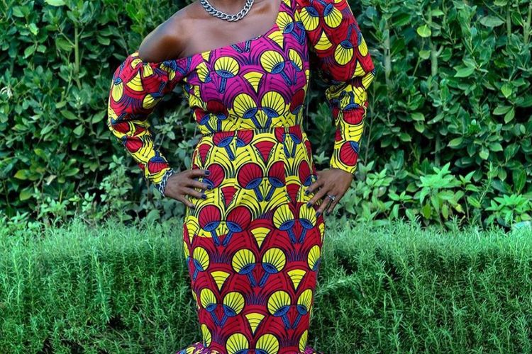 Aktris Viola Davis saat virtual red carpet Golden Globe 2021