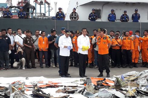 Presiden Jokowi Tinjau Posko Evakuasi Lion Air JT 610 di Tanjung Priok