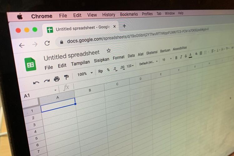 Tampilan lembar kerja di Google Spreadsheet 