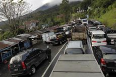 Sejak Pukul 05.30, Lalu Lintas Menuju Puncak Padat