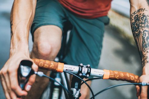 Pengendara Sepeda Jadi Korban Tabrak Lari saat Gowes di Harmoni, Terluka di Bagian Perut