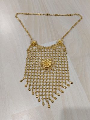 Beberapa perhiasan yang masuk dalam lelang barang sitaan KPK 2025, termasuk cincin dan gelang naga emas.