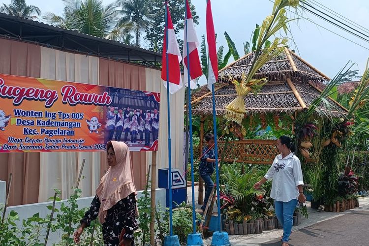TPS didekorasi ala hajatan pernikahan di Desa Kademangan, Kecamatan Pagelaran, Kabupaten Malang.