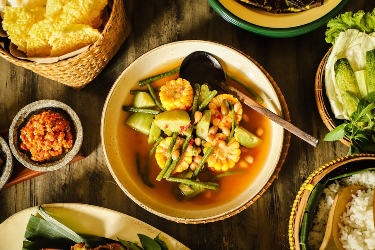 Ilustrasi sayur asem jakarta. 