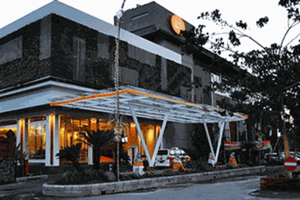 Harris Hotel & Residences Sunset Road di Kuta, Bali.