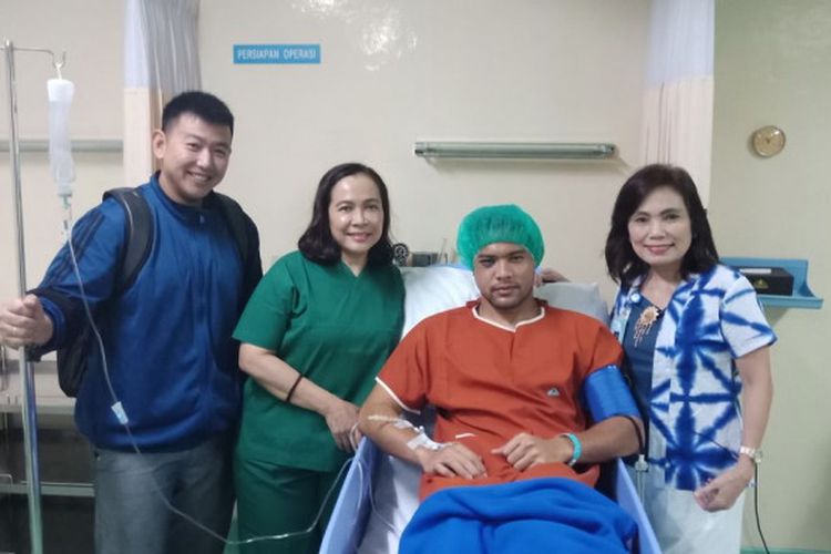Kiper Persija Jakarta, Andritany Ardhiyasa, sukses menjalani operasi di Rumah Sakit Metropolitan Medical Centre (MMC), Jakarta, Sabtu (5/5/2018).
