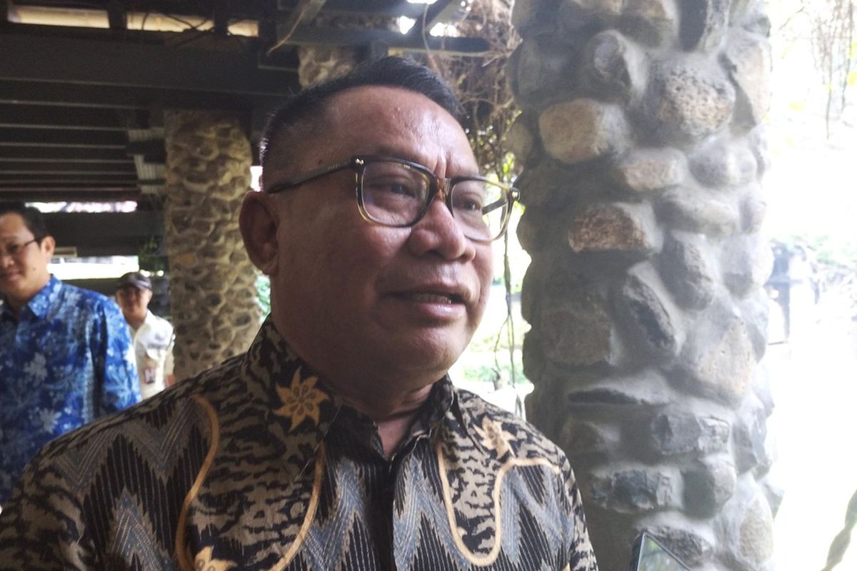 Dewan Pembina Pusat Studi Logistik dan Pengembangan Wilayah, Fary Djemi Francis kegiatan seminar nasional Peningkatakan Kinerja Logistik di Indonesia di Aula Barat, Institut Teknologi Bandung (ITB), Kota Bandung, Kamis (25/7/2024).