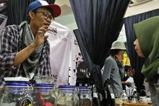 Barista Lampung Perang Meracik Kopi Robusta