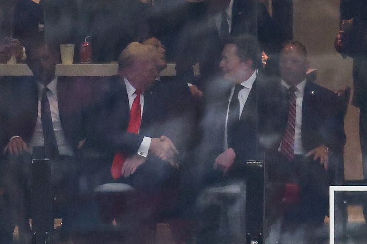 Trump dan Elon Musk Akhirnya Duduk Berdampingan, Keduanya Tampak Akrab 