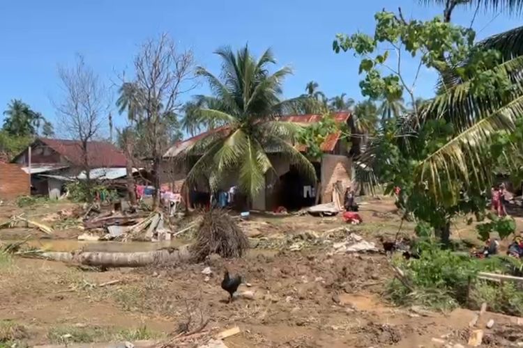 Kisah Nurbaiti Panjat Atap Saat Banjir Bandang Padang, Rumah Rusak dan Siap Direlokasi ke Tempat Aman
