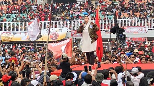 Sindir soal Bansos, Yenny Wahid: Masa Uang Rakyat Diberikan ke Rakyat Dibilang dari Pejabat